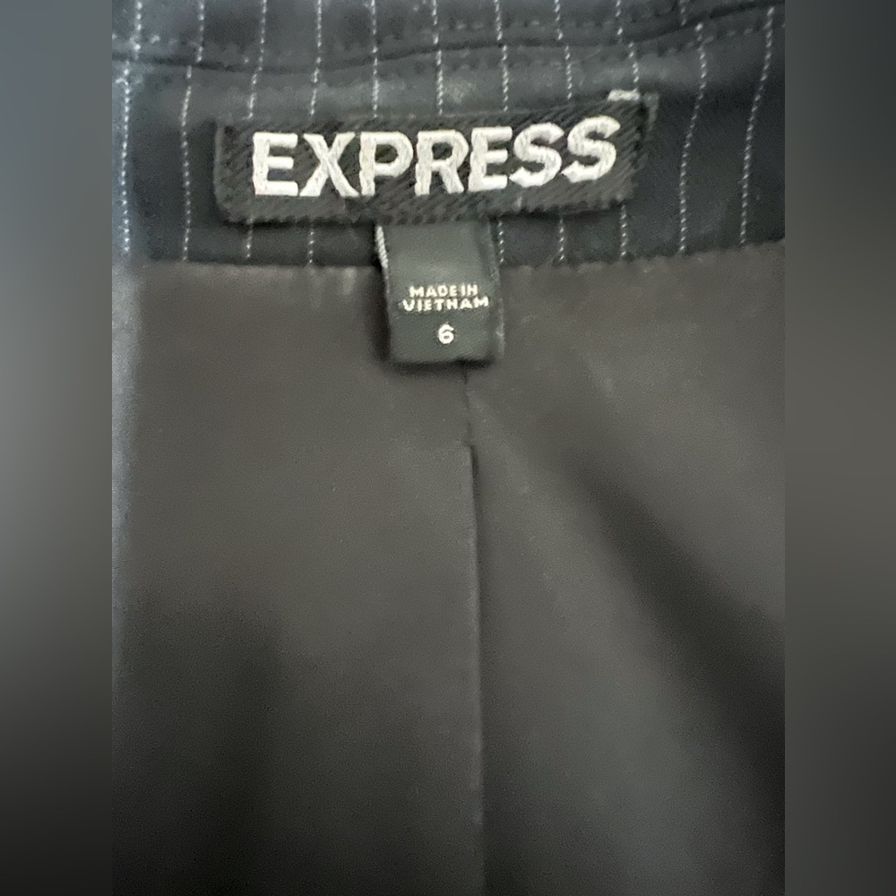 Express Pin Stripe Single Button Blazer Size 6 - image 6